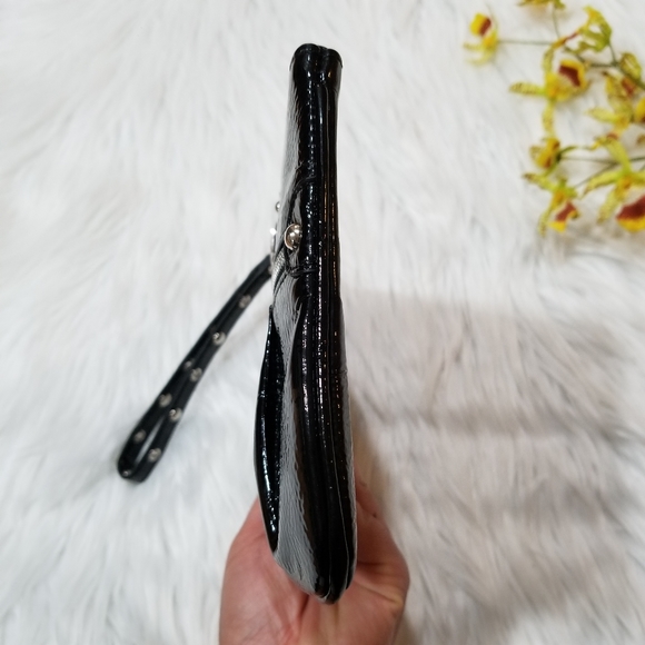 EXPRESS Black Patent Leather Wristlet, Zipper Closure. - Picture 9 of 16